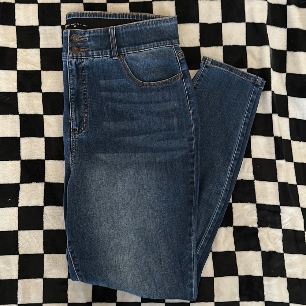 Fashion to Figure Distressed Jegging sz 20